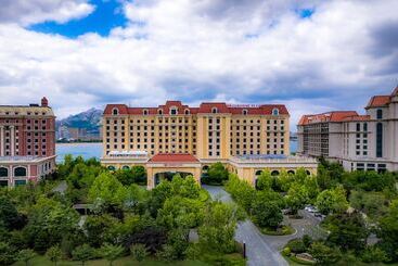 ホテル Crowne Plaza Qingdaoorientalmoviemetropolis, An Ihg