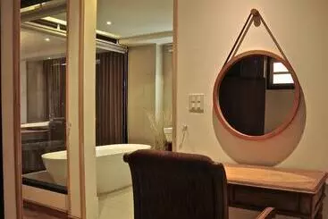 Hotel Issara Boutique Winery