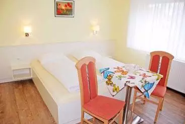 Hotelli Pension Mit Fruehstueck Im Ostseebad