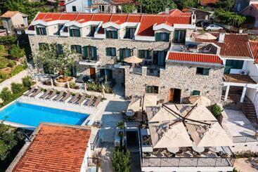 Boutique Hotel Ruzmarin Spa & Garden By Aycon