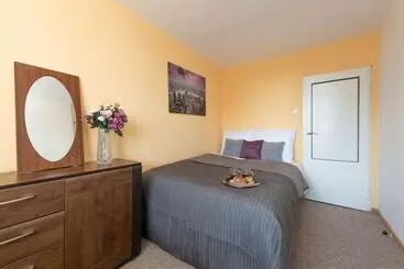 P&o Apartments Center
