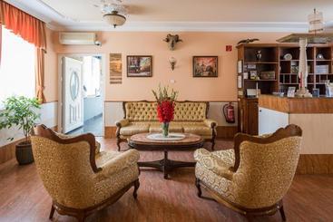 בית מלון כפרי Bíbic és Tüskevár étterem és Horgásztó