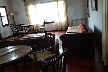 تختخواب و صبحانه Torrontes