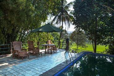 Hotel Villa Sawah Resort Managed By Salak Hospitality