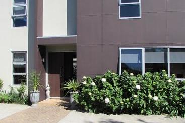 15 On Dillon Bed & Breakfast