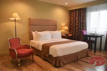 Skyland Garden Hotel And Resort