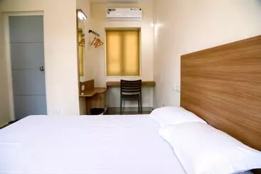 Hotel Oceanside  Mahabalipuram