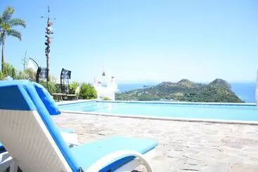 La Cecile Hotel And Cafe Komodo