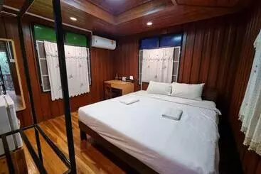 Lampang Bouteak Resort