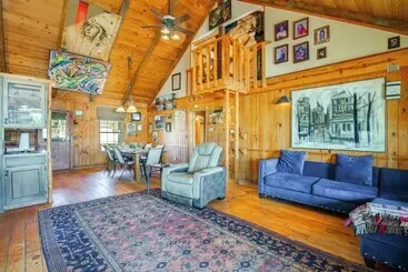 Landhus Private Lake On Site: Secluded Retreat In Grant!