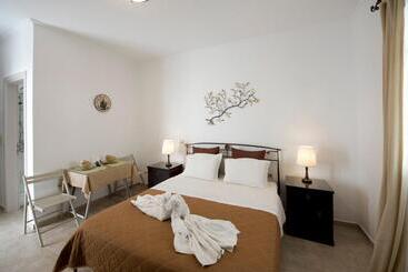 هتل Ostria Studios