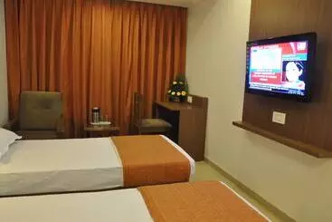 Hôtel Fabexpress Kalyan   Nr Dairy Dan Circle