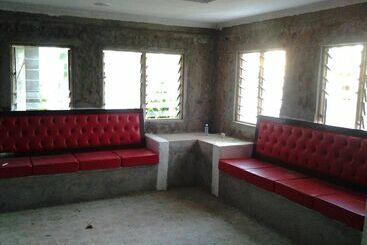 בית מלון כפרי Proland Inn