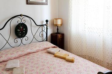 Hotel Guesthouse Stazione Pisa Centro