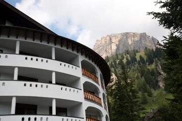 هتل Residence Riposo