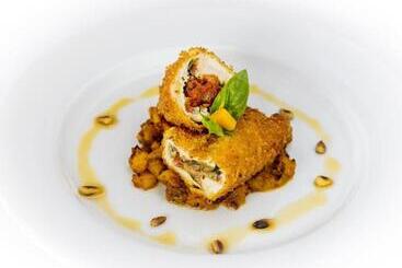 فندق The Remote Resort