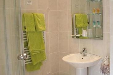 Bed and Breakfast Killowen House