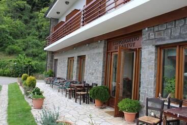 בית מלון כפרי Elatou