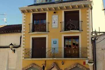 فندق Hostal Las Grullas