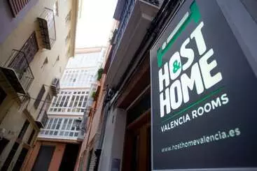 هتل Host & Home
