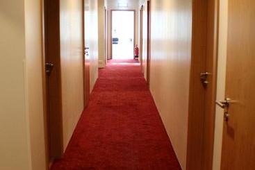 Отель Guesthouse By The Creek