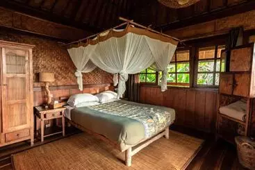 Otel Sarinbuana Eco Lodge