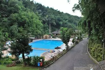 ホテル Zuri Resort Cipanas