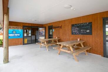 فندق Hokitika Holiday Park