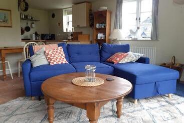 בית מלון כפרי Field Farm Cottage B&b