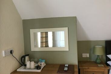 Hotel Tranmere House