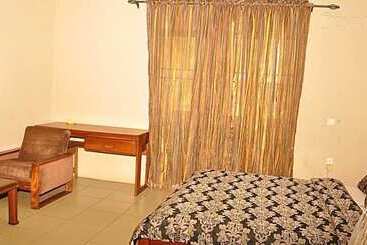 هتل Golden King Apartment