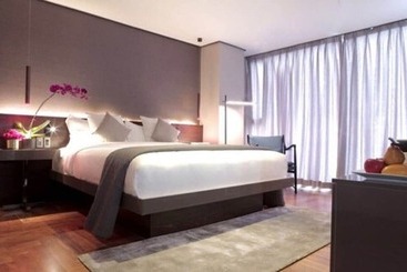 Hotel Ramada Encore By Wyndham Makati