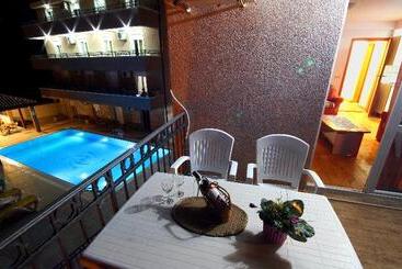 آپارتمانهای توریستها Apartments Grand