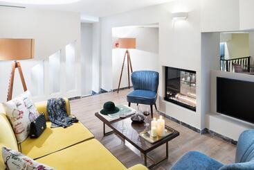 Hotel Legacy Gastro Suites