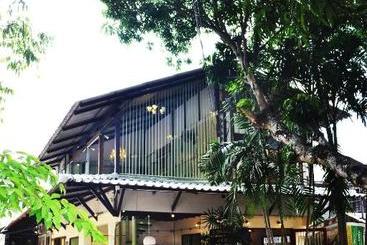 호텔 The Old Times Nakhon