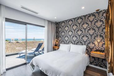 The Orange House Boutique Hotel And Upstairs Rooftop Bar   Brand New