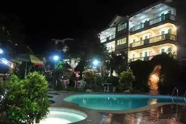هتل Apartelle De Francesca