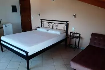Hotel Zoe's Studios