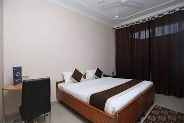 Oyo 10216 Hotel Uk Retreat