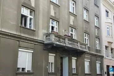 ツーリストアパートメント Studio Apartments City&style