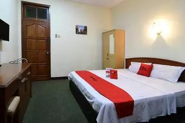 Hotelli Reddoorz Plus @ Laweyan