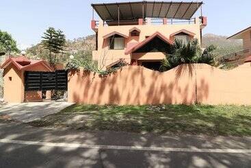 Pension Oyo 13884 Holiday Homes