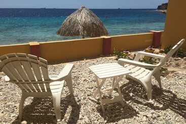 آپارتمان‌های توریست‌ها Palapa Beach Resort