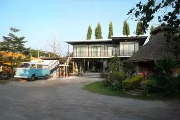 Hotelli Baan Din Camp And Art Suanphueng