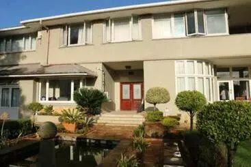 Majatalo The Boston Guest House