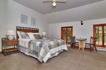 ベッドアンドブレックファースト Auberge De La Tour Et Spa