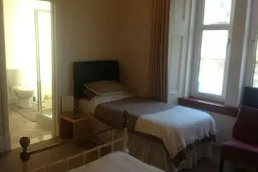 Pensió Cameron Guest House