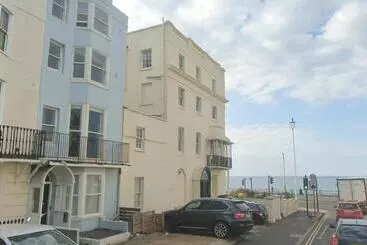 Majatalo The Willows