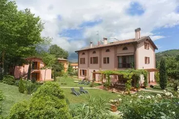 Hotelli Agriturismo Il Cavicchio