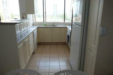 Queensleigh Holiday Apartments